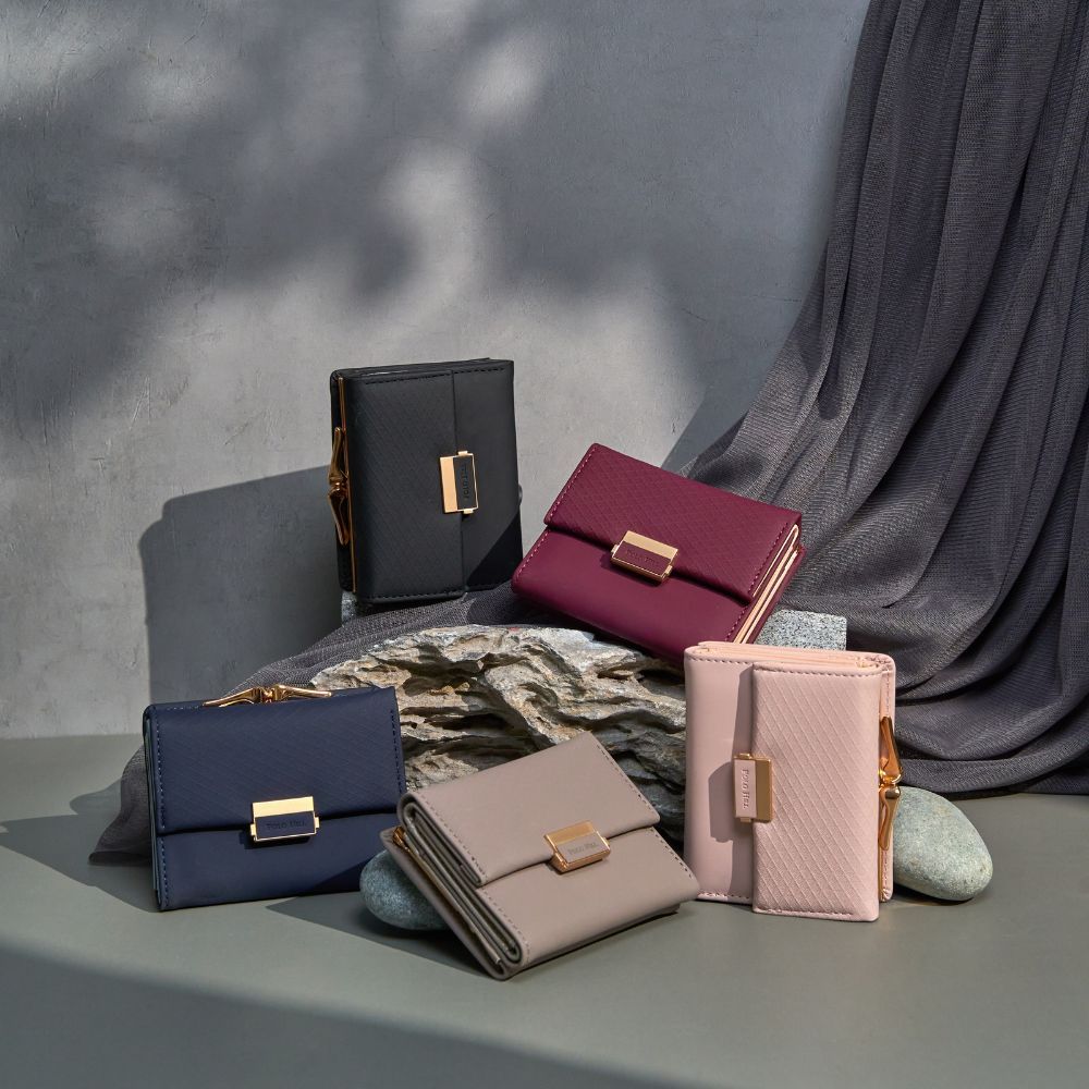 Polo Hill Ladies Tri-Fold with Kiss Lock Coin Pouch Purse PW116